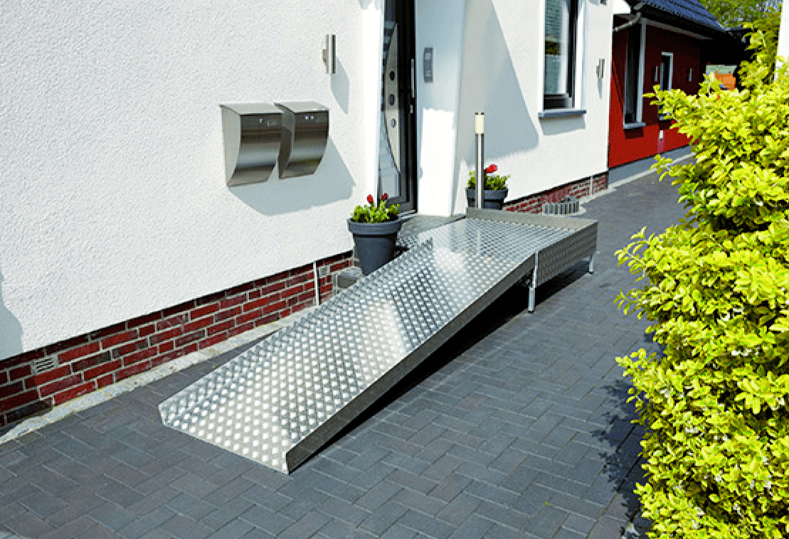 Lehmann Hebelifte: Stufenrampe mit Podest